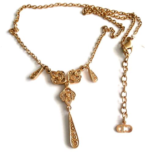 christian dior pendant necklace